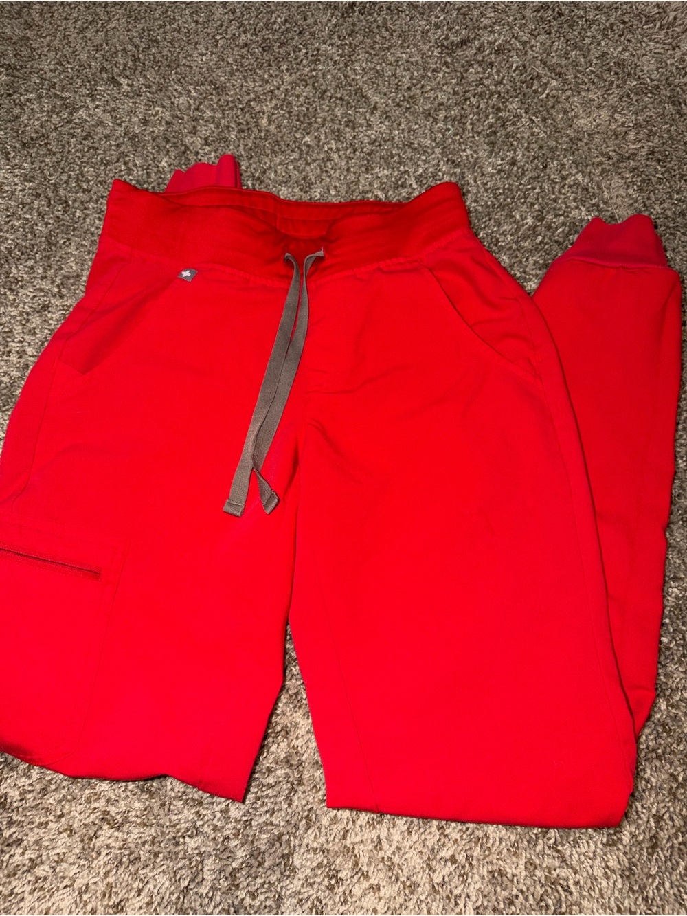 Figs women’s popping red Zamora jogger scrub pants xxs/tall